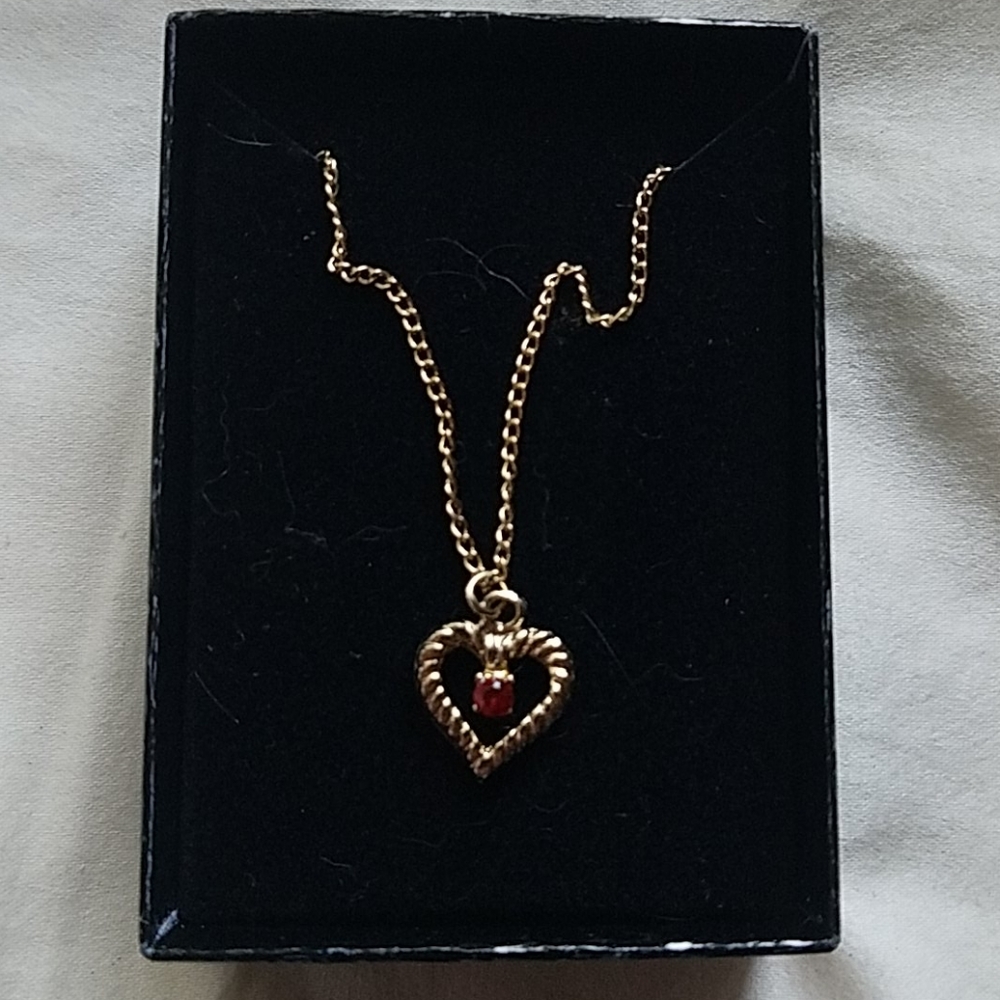 Carrington Jewelers Vintg Simulated Ruby Necklace